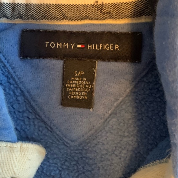 Tommy Hilfiger baby blue comfy hooded sweatshirt! - Picture 3 of 3